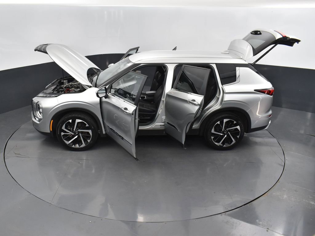 Used 2022 Mitsubishi Outlander SE image 59