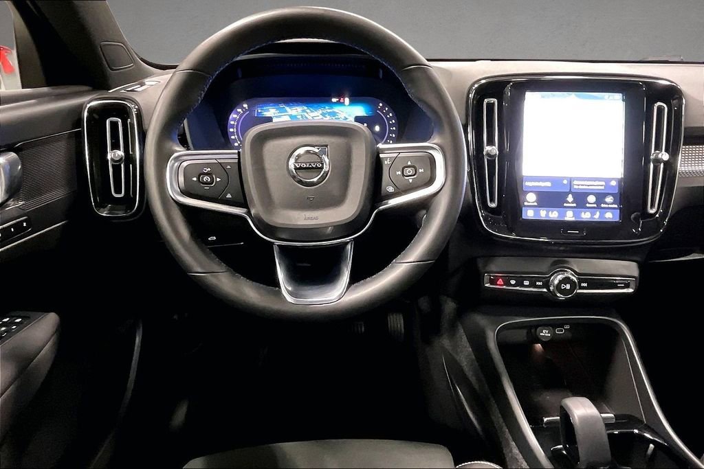 Certified 2023 Volvo XC40 B5 Plus w/ Climate Package AWD/4WD image 8
