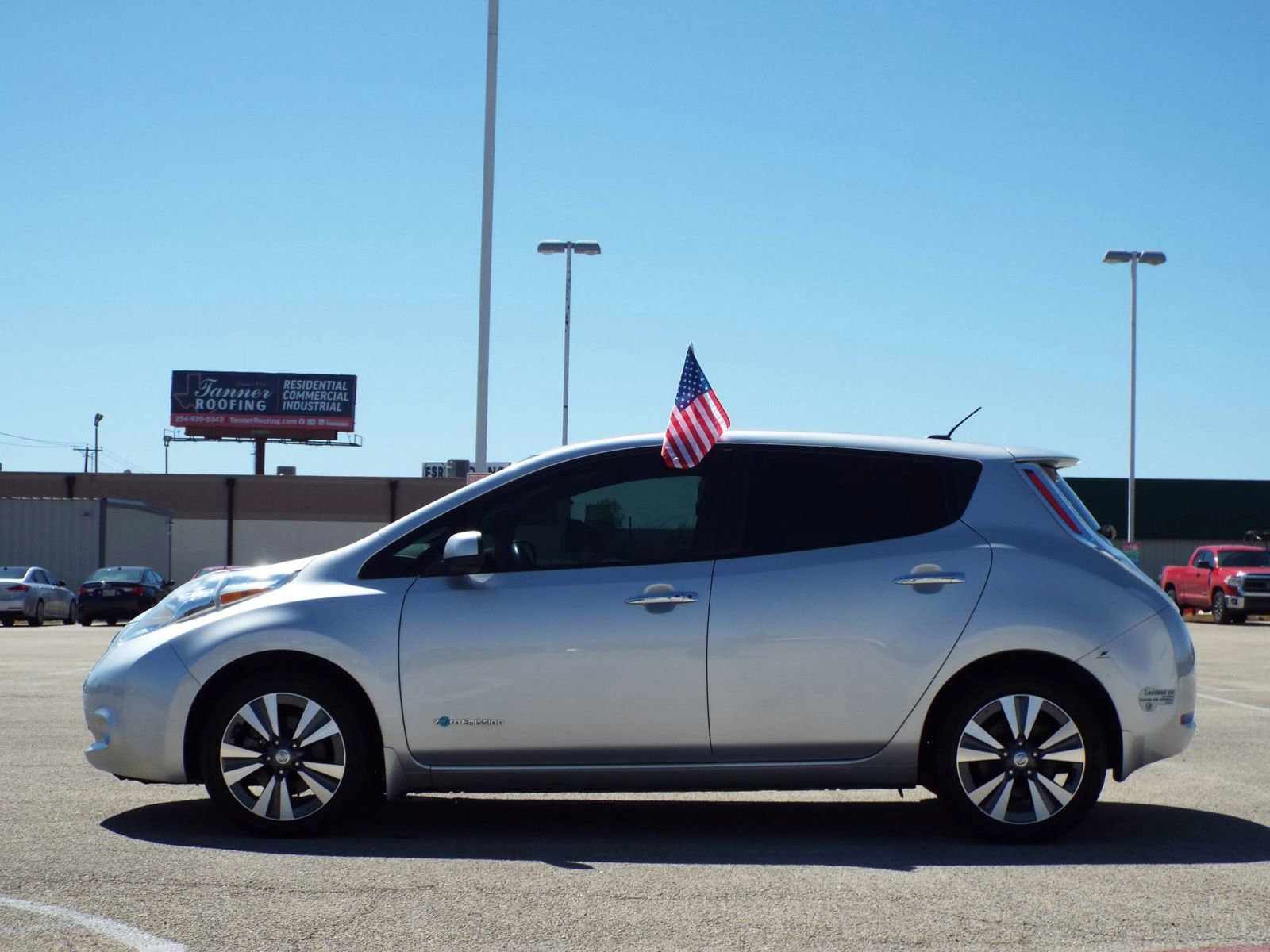 Used 2016 Nissan Leaf SV w/ Premium Package image 5