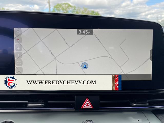 Used 2025 Hyundai Elantra Limited FWD image 19