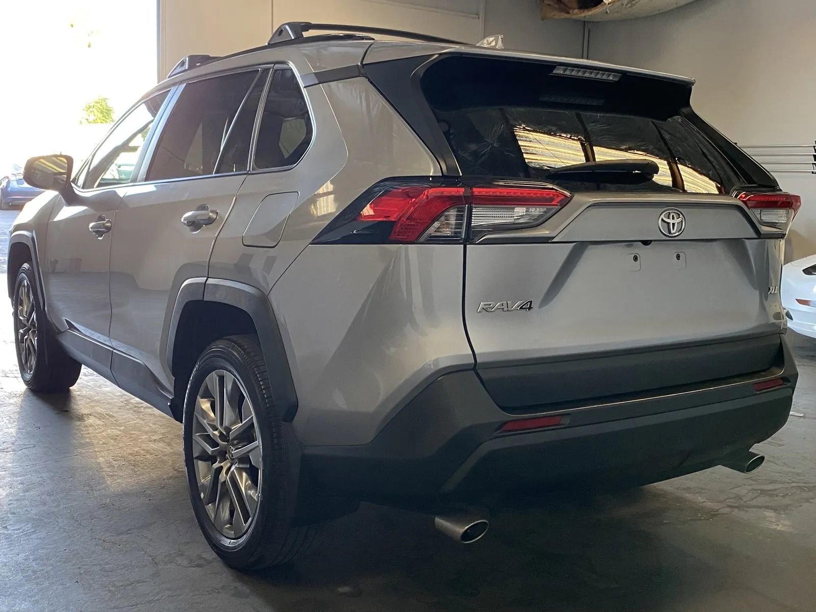 Used 2023 Toyota RAV4 XLE Premium image 2