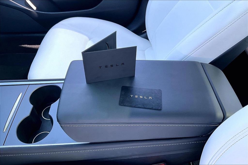 Used 2022 Tesla Model 3 Long Range AWD/4WD image 9