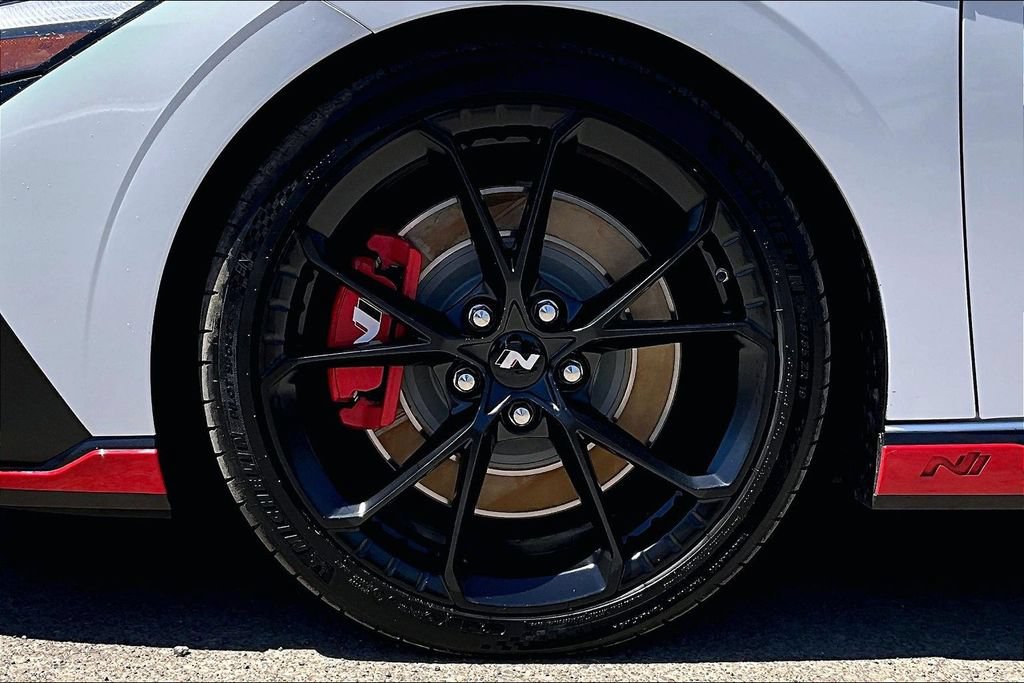 Used 2025 Hyundai Elantra N FWD image 12