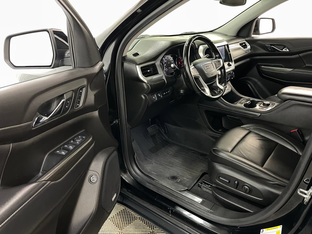 Used 2023 GMC Acadia SLT w/ Technology Package AWD/4WD image 23