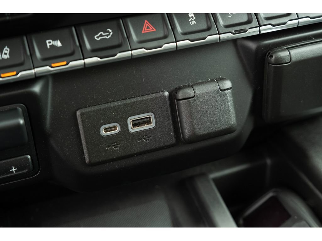 Used 2022 GMC Sierra 3500 Denali AWD/4WD image 28