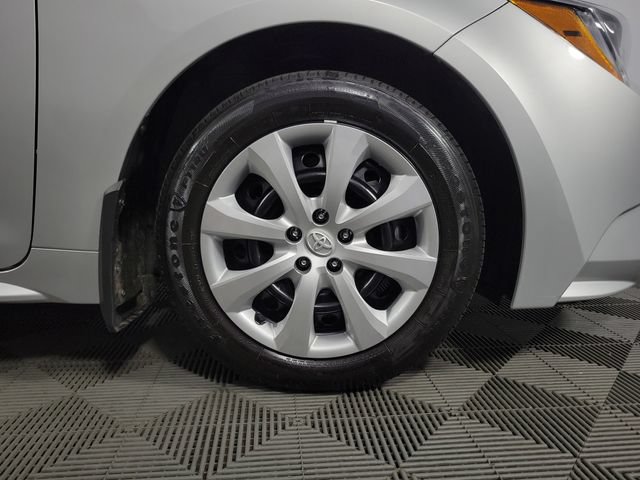 Used 2025 Toyota Corolla LE FWD image 11