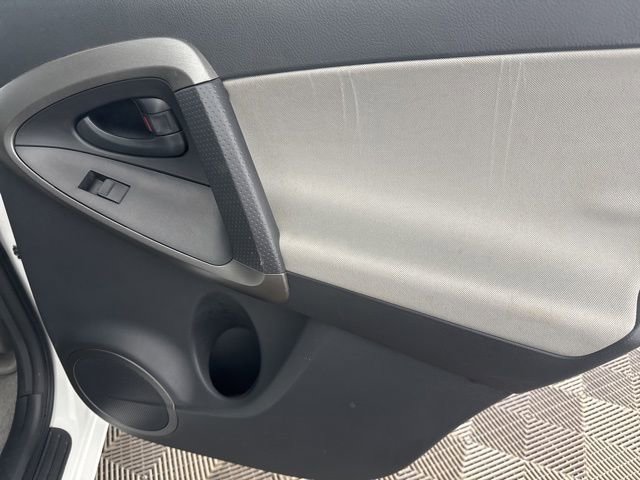 Used 2012 Toyota RAV4 4WD image 27