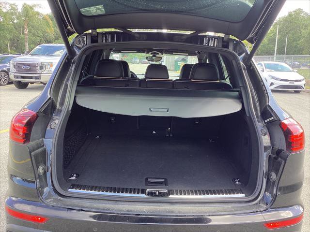 Used 2016 Porsche Cayenne w/ Premium Package AWD/4WD image 24