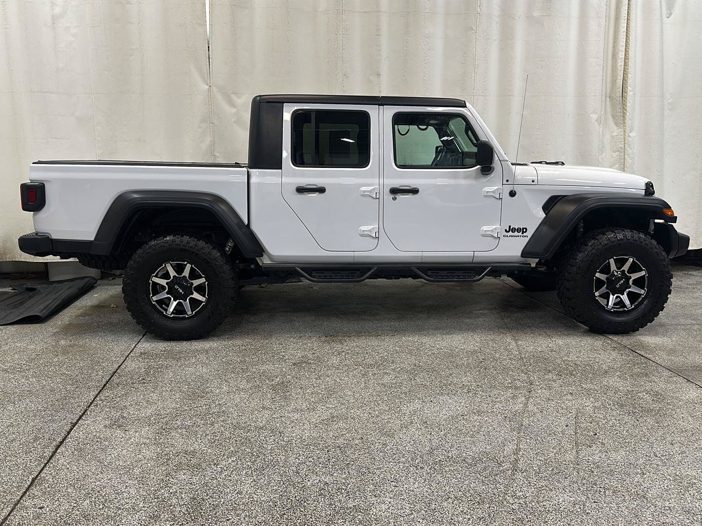 Used 2020 Jeep Gladiator Sport w/ Quick Order Package 24S AWD/4WD image 6