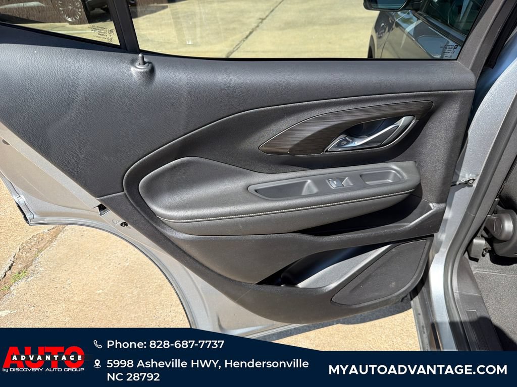 Used 2024 GMC Terrain SLE AWD/4WD image 27