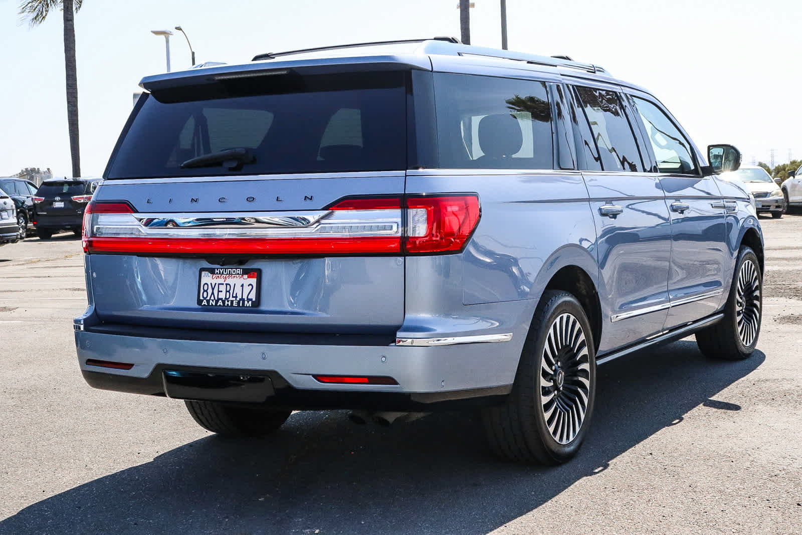Used 2021 Lincoln Navigator L Black Label w/ Cargo Convenience Package AWD/4WD image 8
