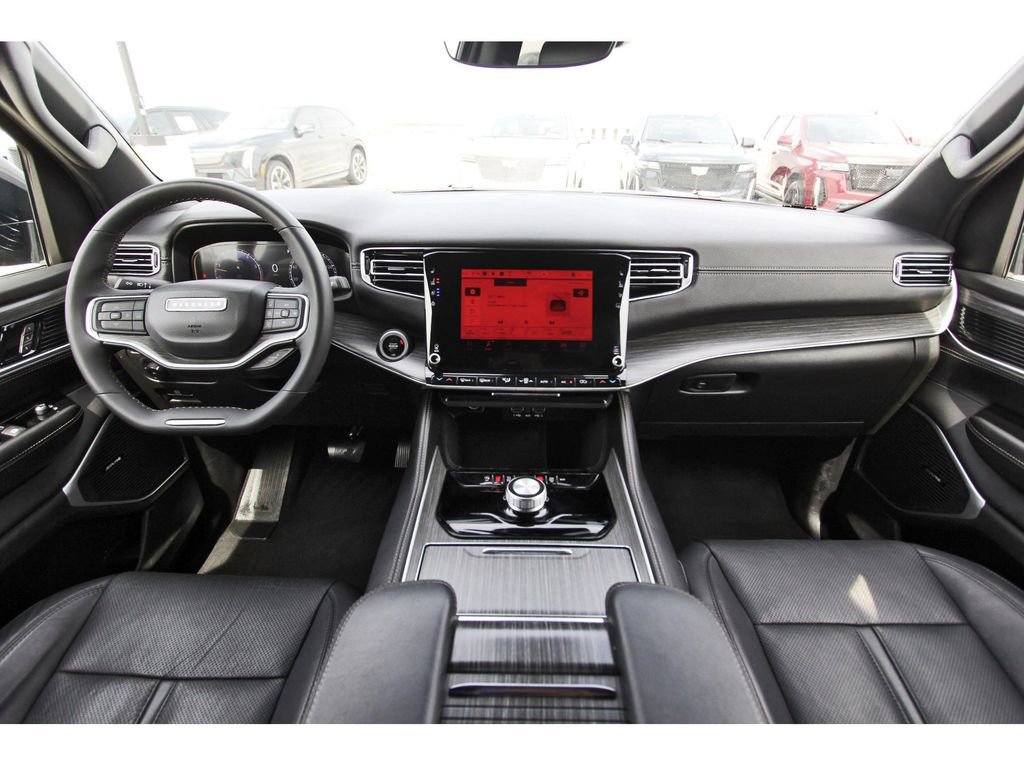 Used 2024 Jeep Wagoneer L Series II image 9