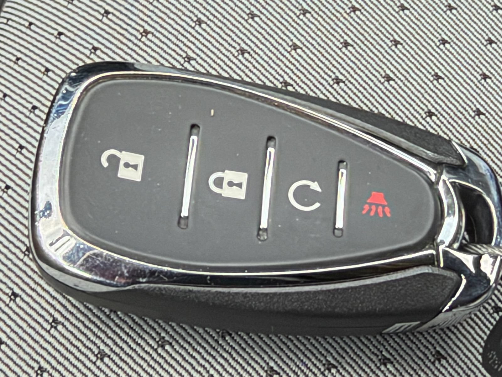 Used 2025 Chevrolet Trax LT FWD image 22
