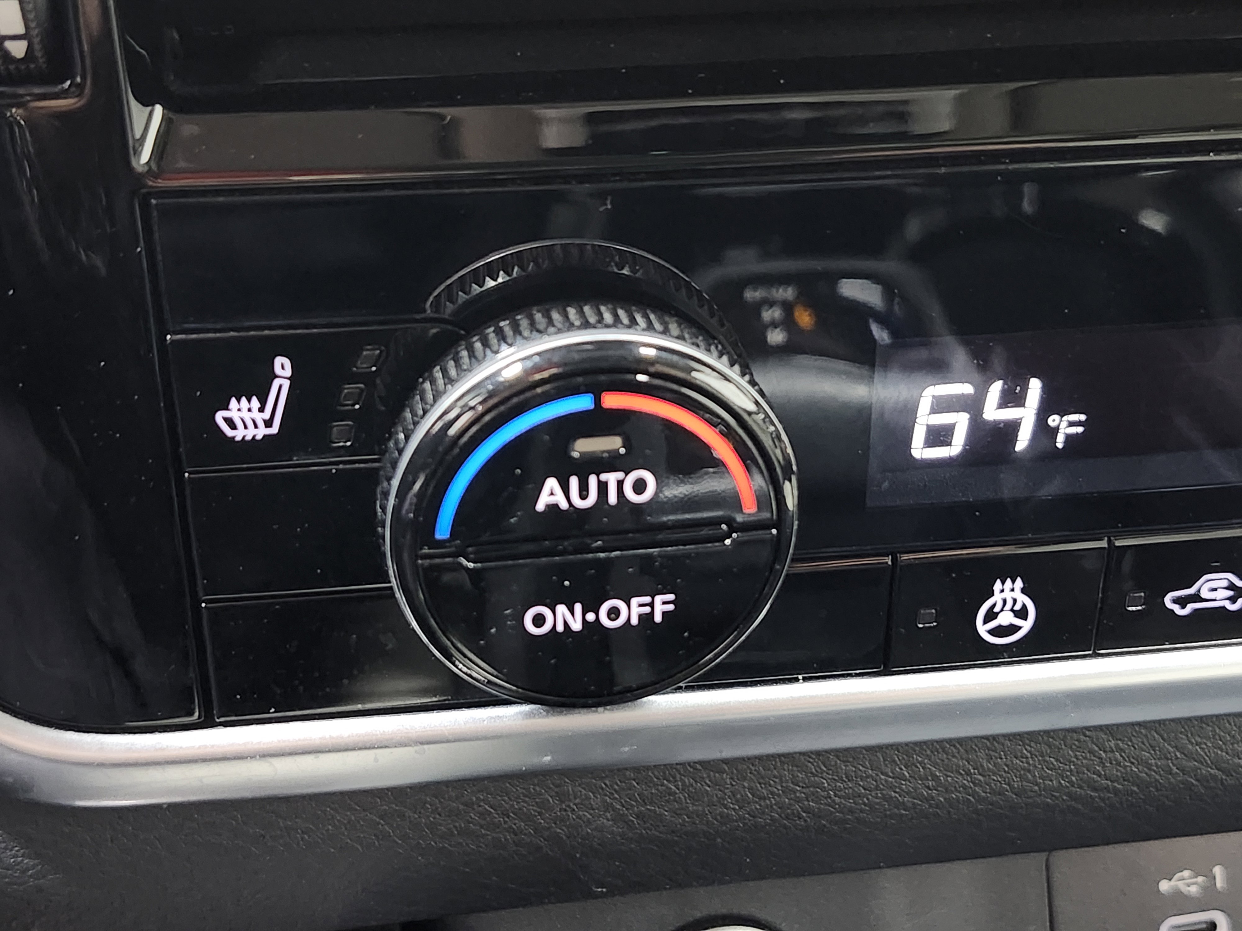 Used 2021 Nissan Rogue SV w/ Premium Package image 8