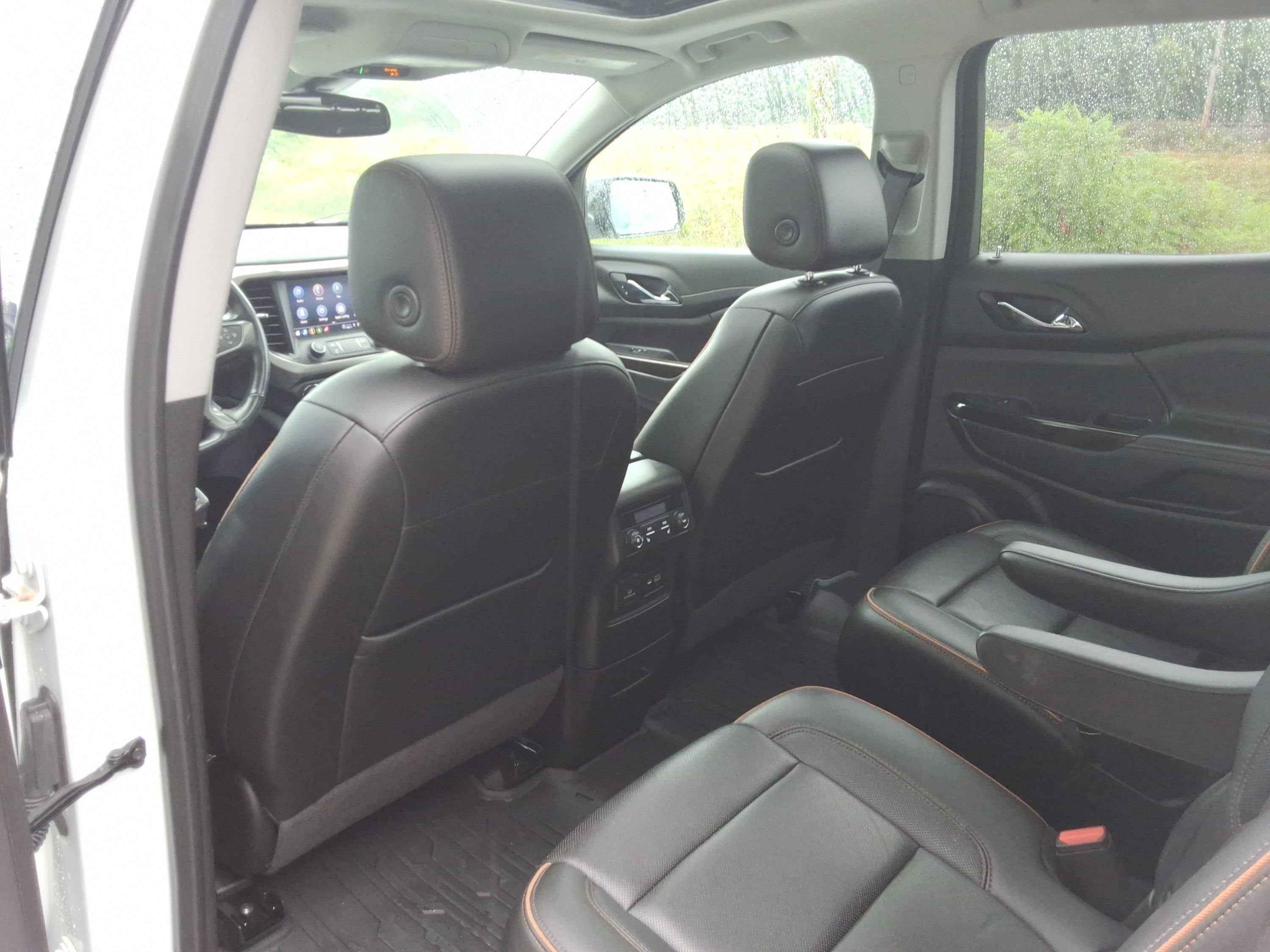 Used 2022 GMC Acadia AT4 w/ Technology Package AWD/4WD image 31