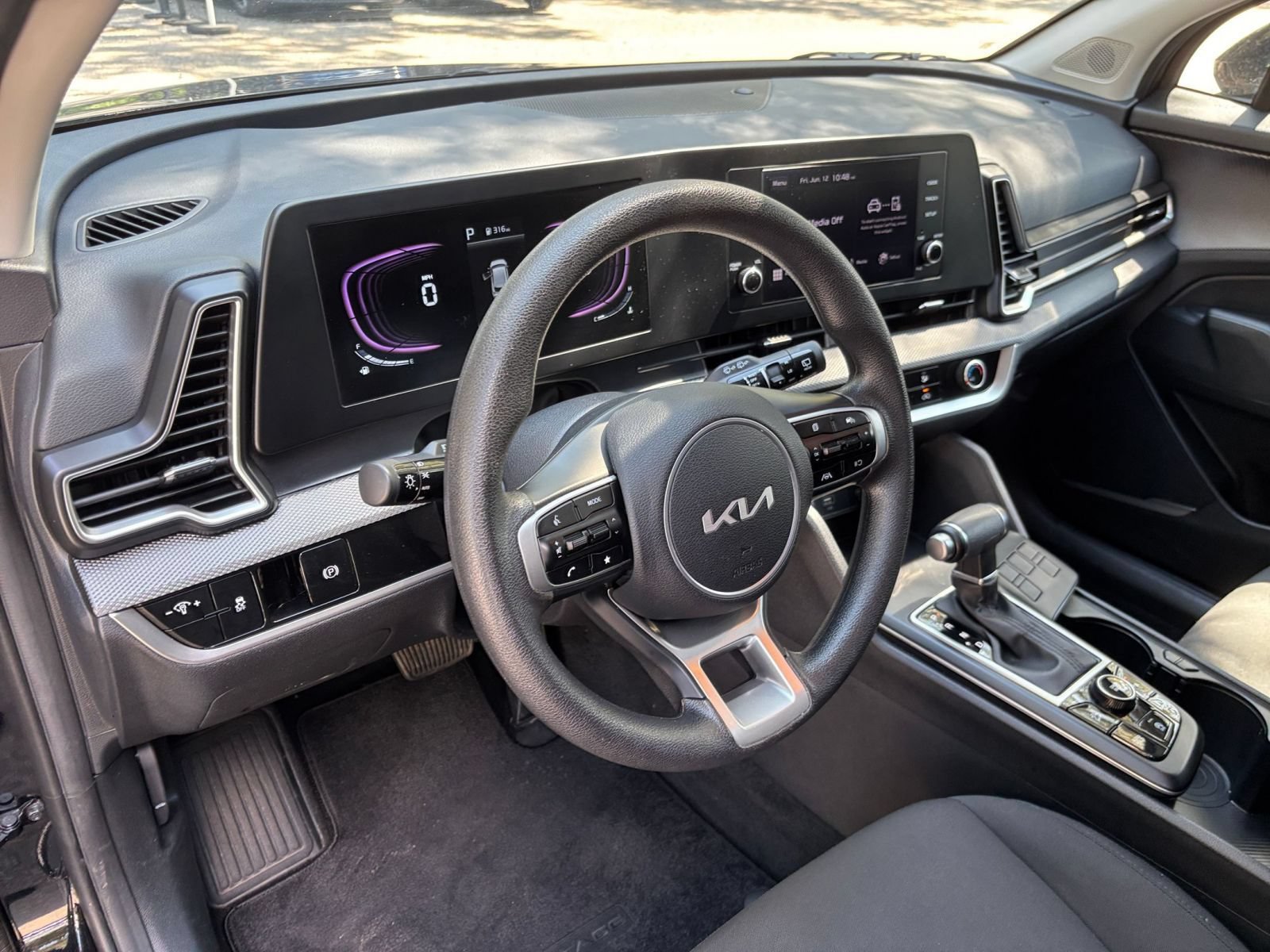 Used 2025 Kia Sportage LX FWD image 32