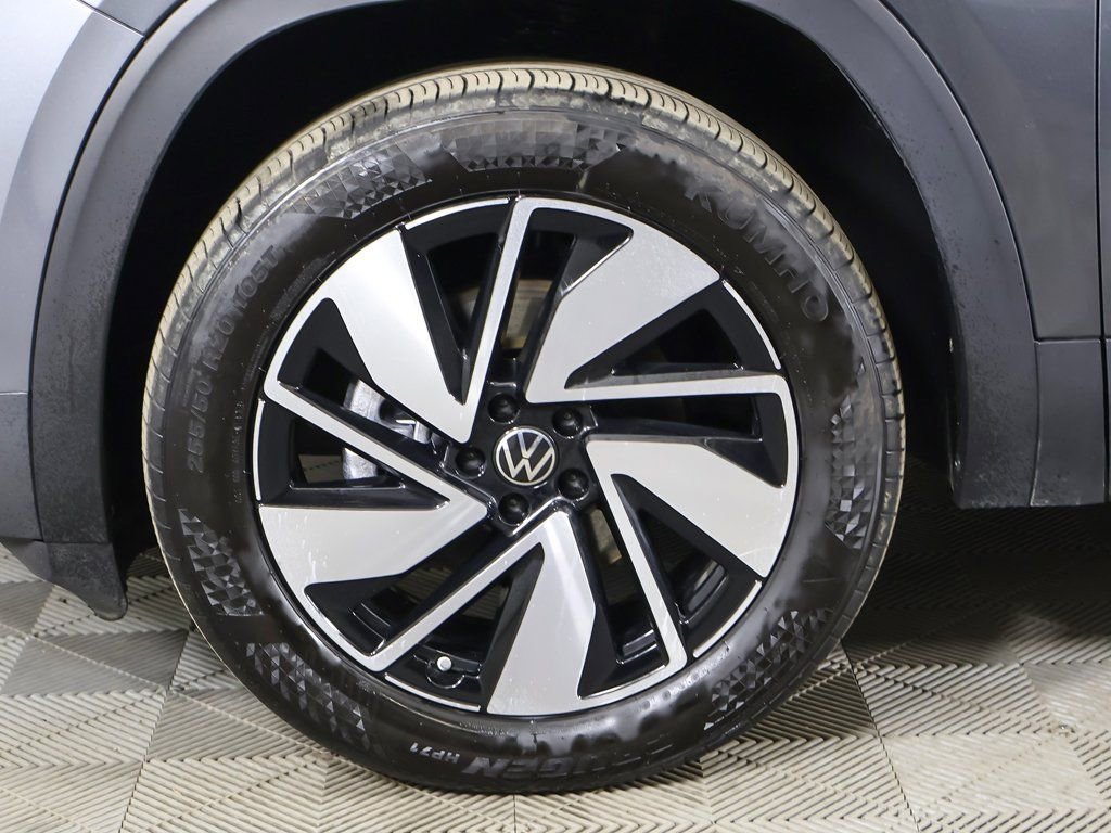 Used 2025 Volkswagen Atlas SE image 22