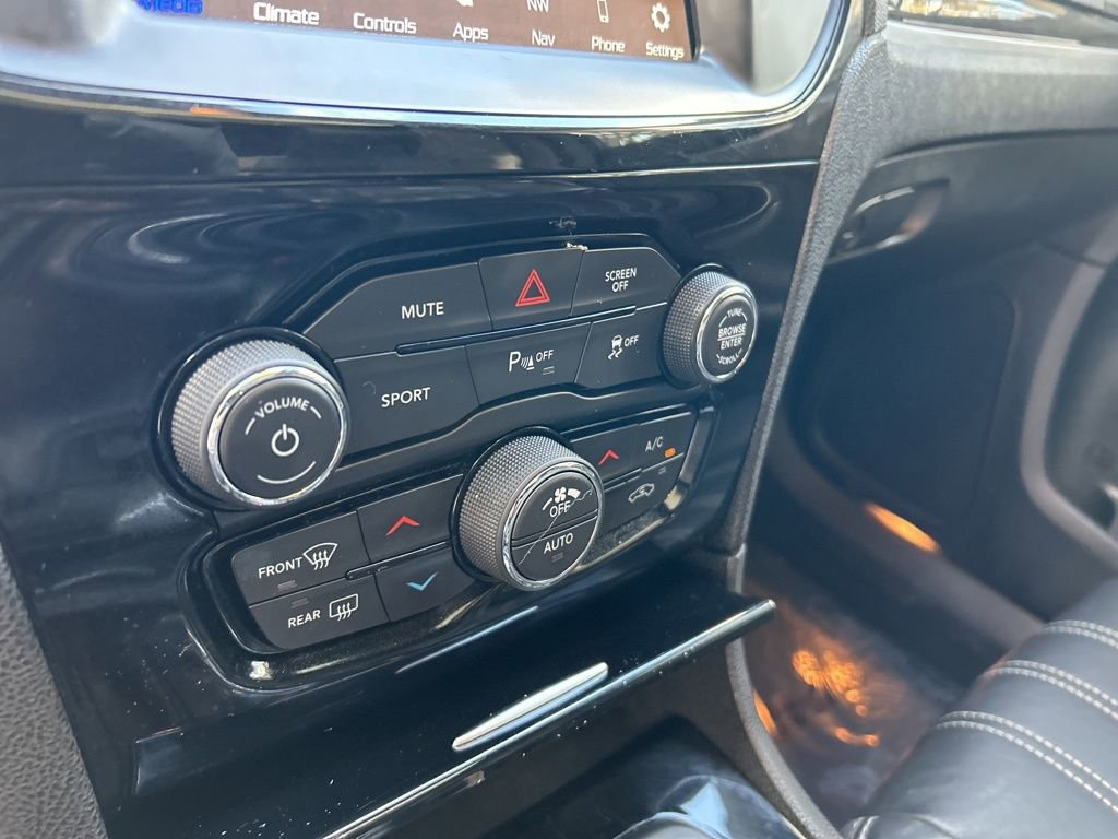 Used 2023 Chrysler 300 S image 39