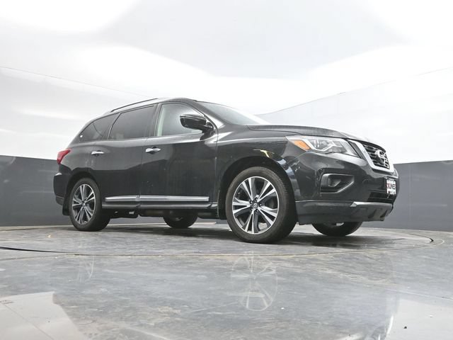 Used 2017 Nissan Pathfinder Platinum w/ Family Entertainment Package AWD/4WD image 28