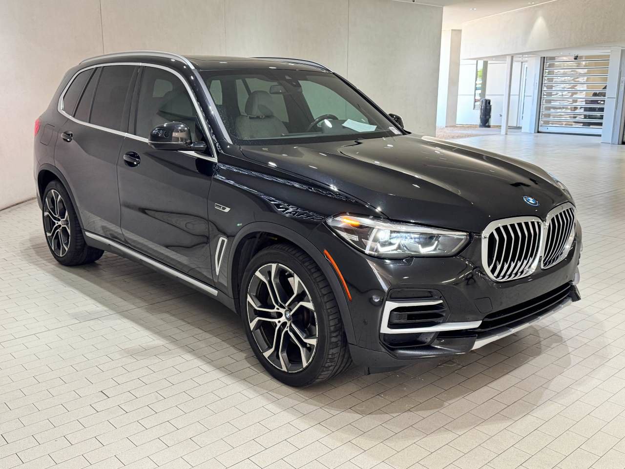 Certified 2023 BMW X5 xDrive45e w/ Climate Comfort Package AWD/4WD image 10