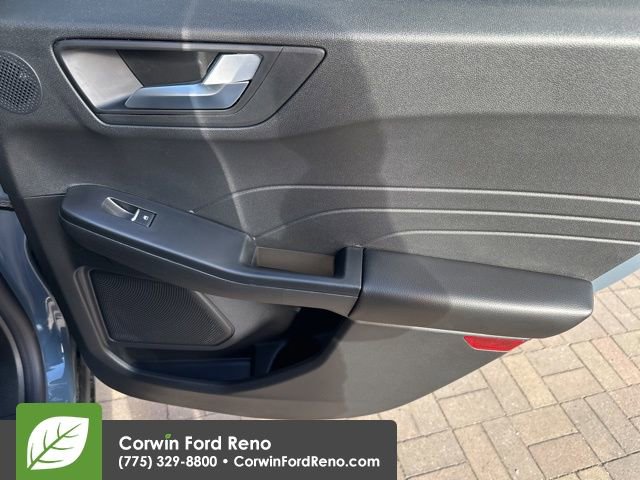 New 2025 Ford Escape SE w/ PHEV Premium Package image 30