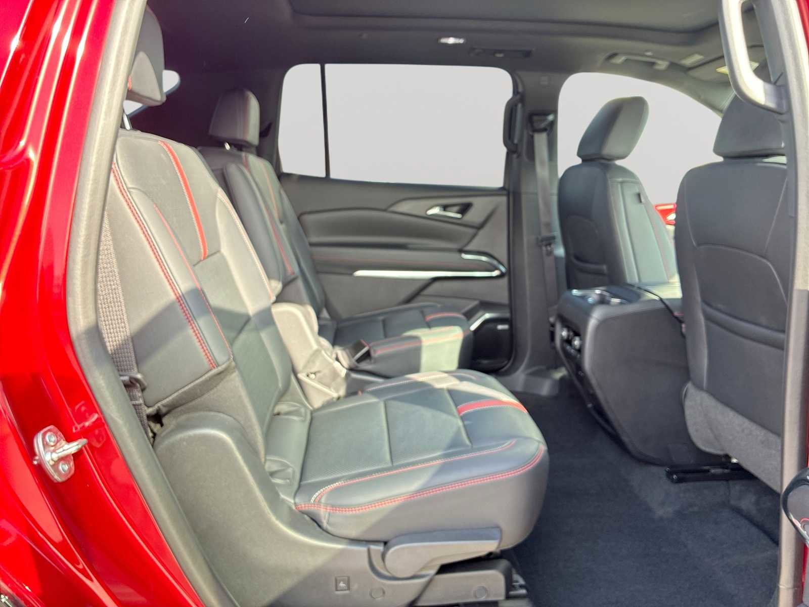 Certified 2024 Chevrolet Traverse RS image 28