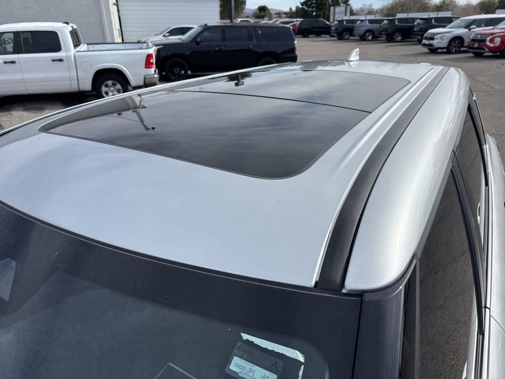 Used 2024 Mitsubishi Outlander SE image 9