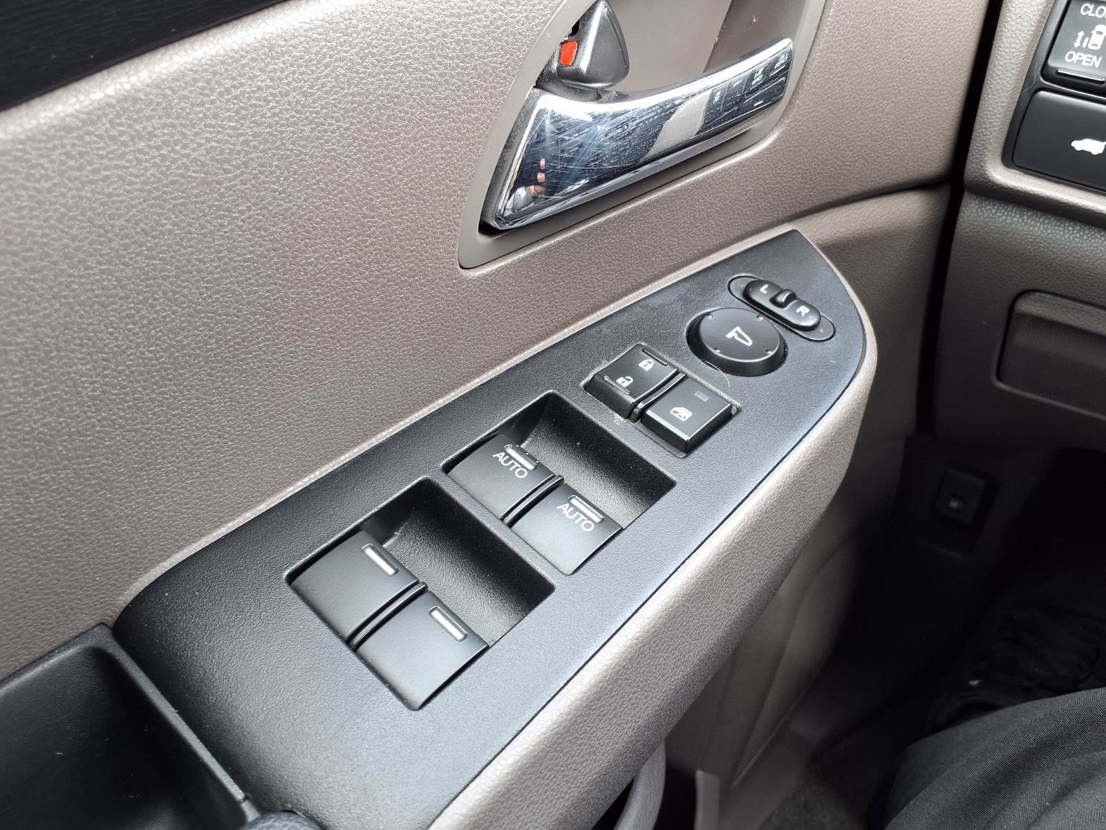Used 2014 Honda Odyssey EX-L image 10
