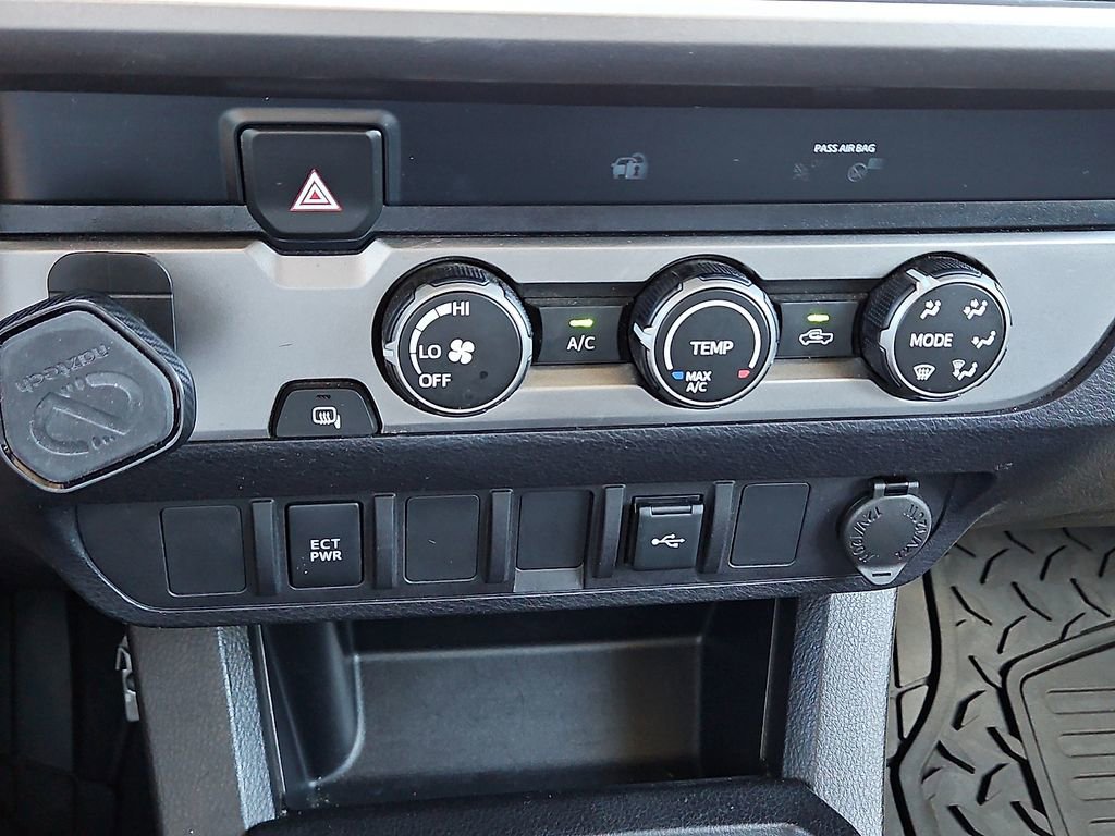 Used 2020 Toyota Tacoma SR5 w/ SR5 Appearance Package (SM) RWD image 17