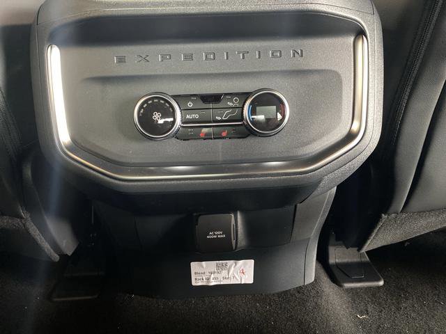 New 2026 Ford Expedition Platinum image 33