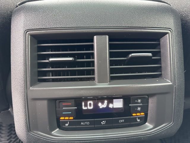 Used 2021 Volkswagen Atlas SEL Premium image 16