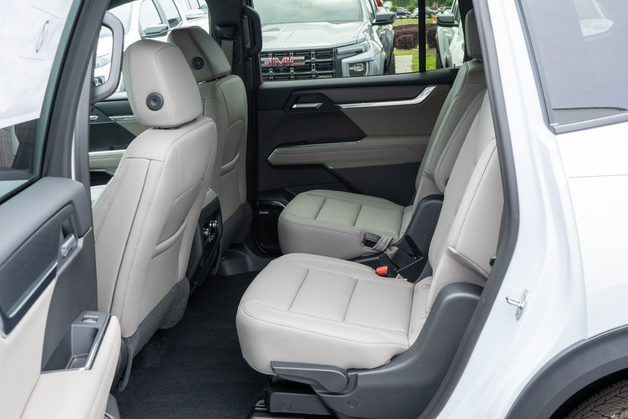 New 2026 GMC Acadia Elevation FWD image 31