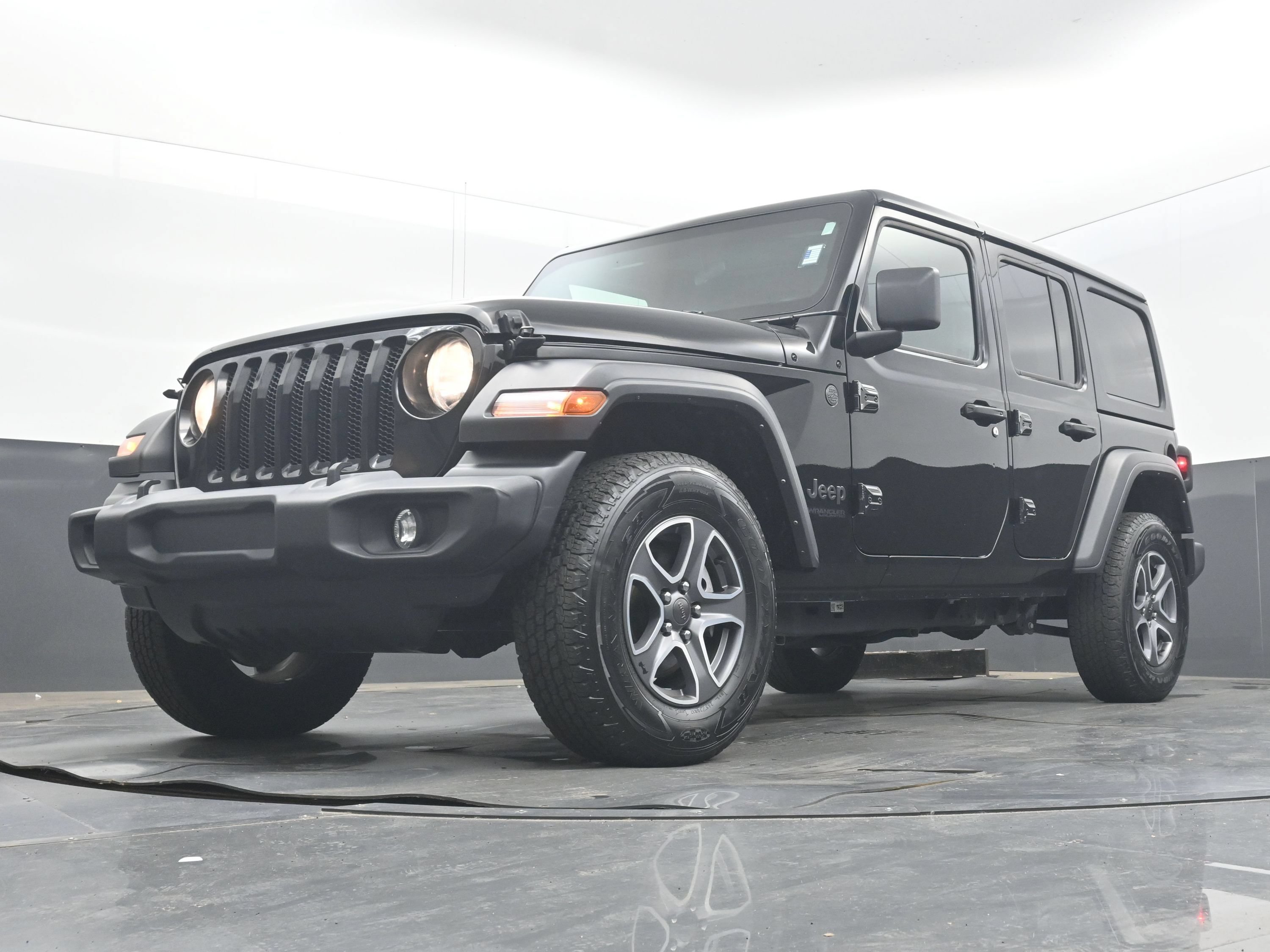 Used 2022 Jeep Wrangler Unlimited Sport AWD/4WD image 25