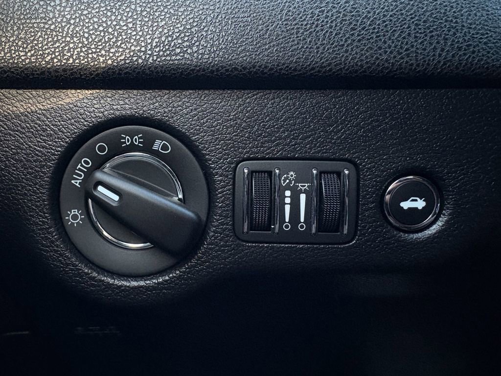 Used 2022 Chrysler 300 Touring image 24