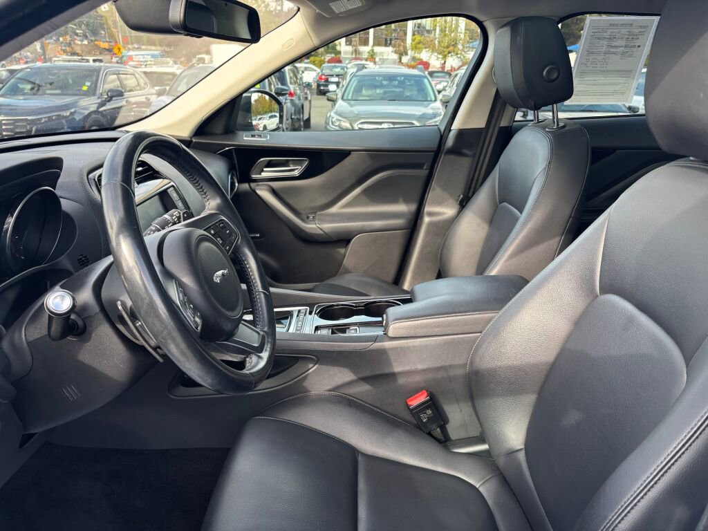 Used 2017 Jaguar F-PACE Premium image 15
