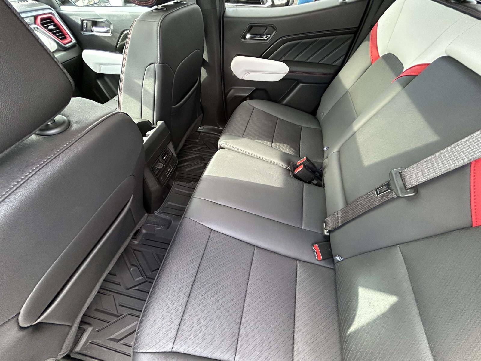 Used 2024 GMC Canyon AT4X image 12