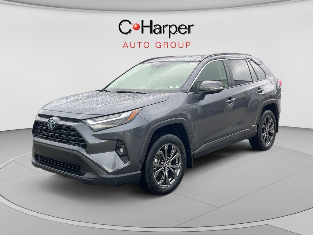 Used 2022 Toyota RAV4 XLE Premium AWD/4WD image 7