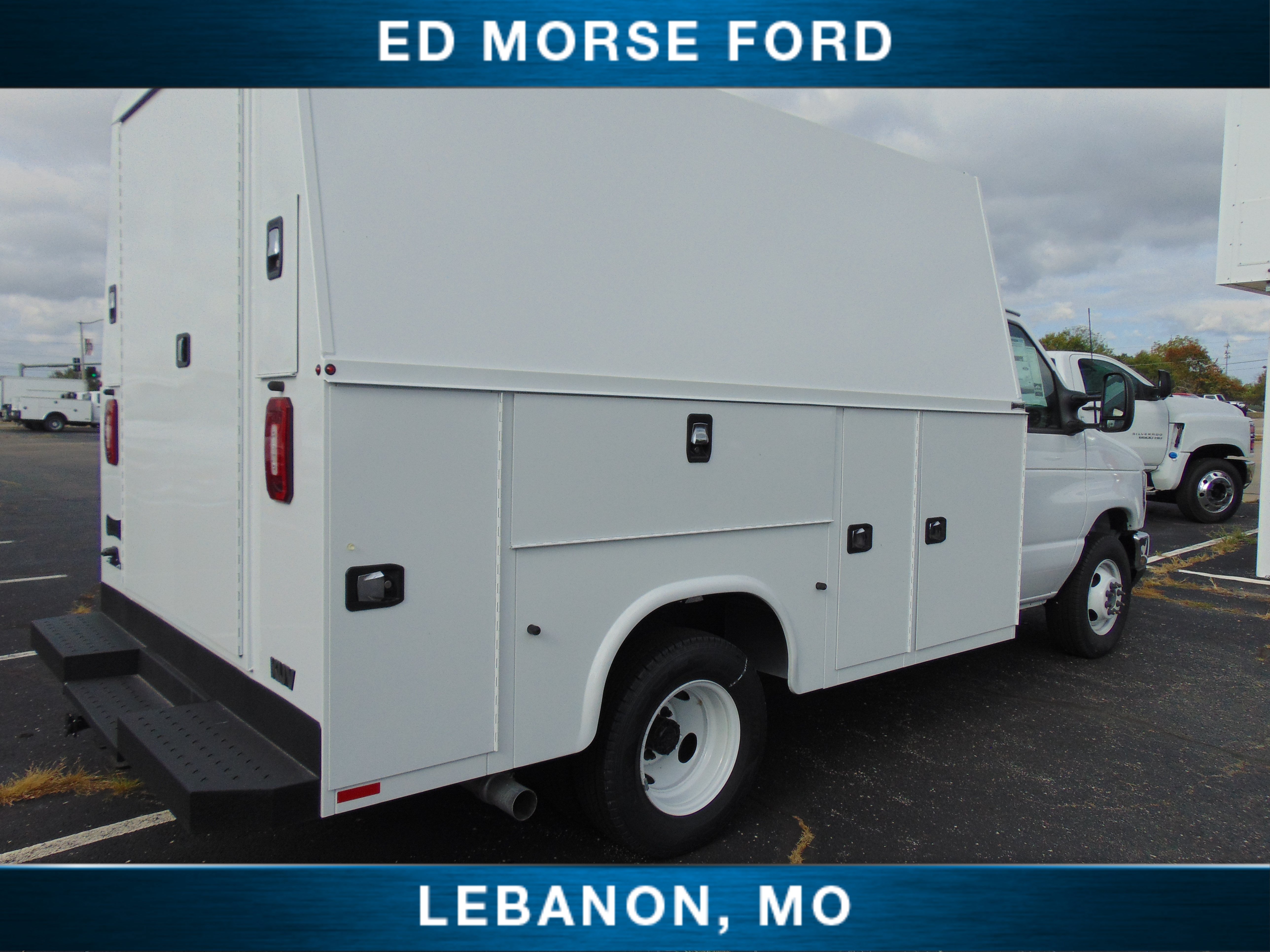 New 2027 Ford E-350 and Econoline 350 Super Duty w/ Power Equipment Group RWD image 4