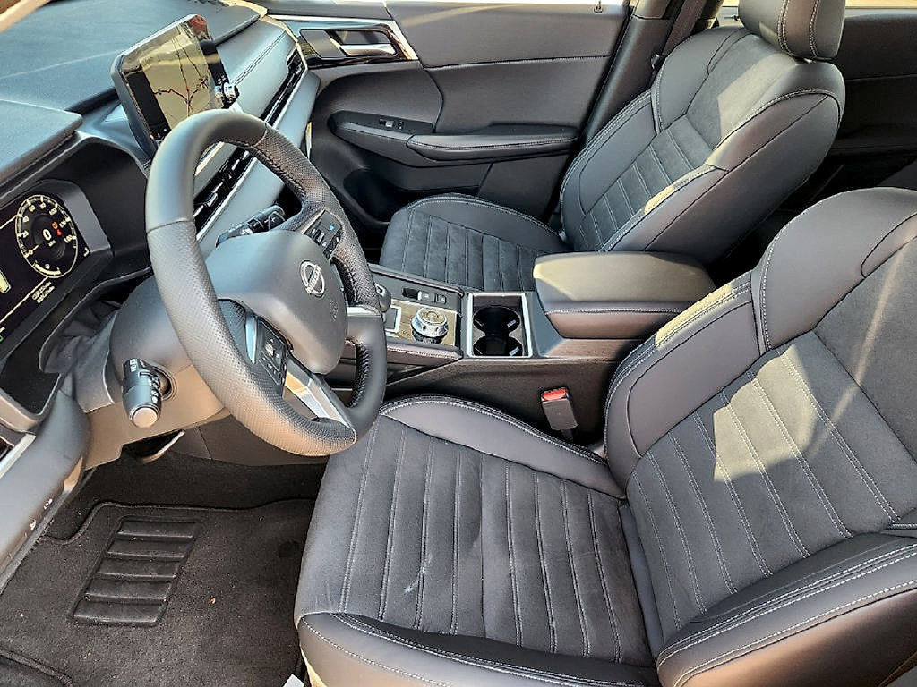 New 2026 Nissan Rogue SL AWD/4WD image 13