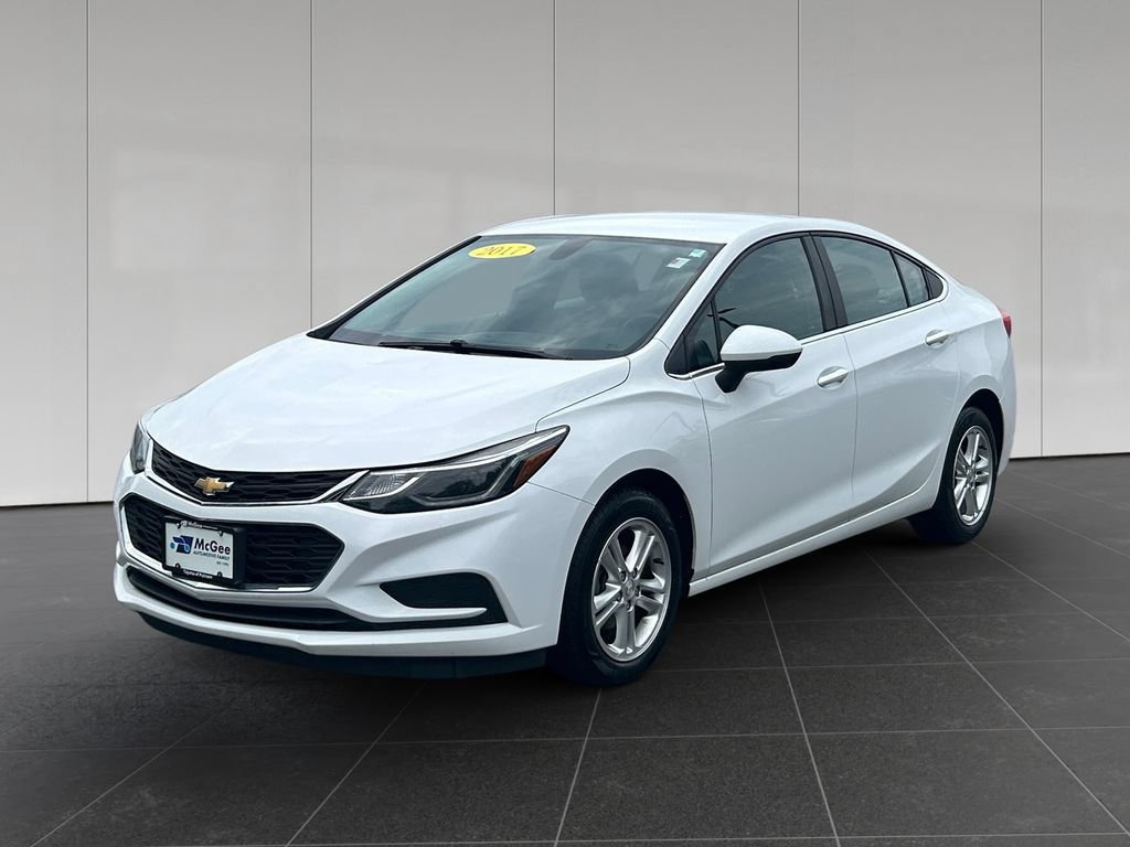 Used 2017 Chevrolet Cruze LT