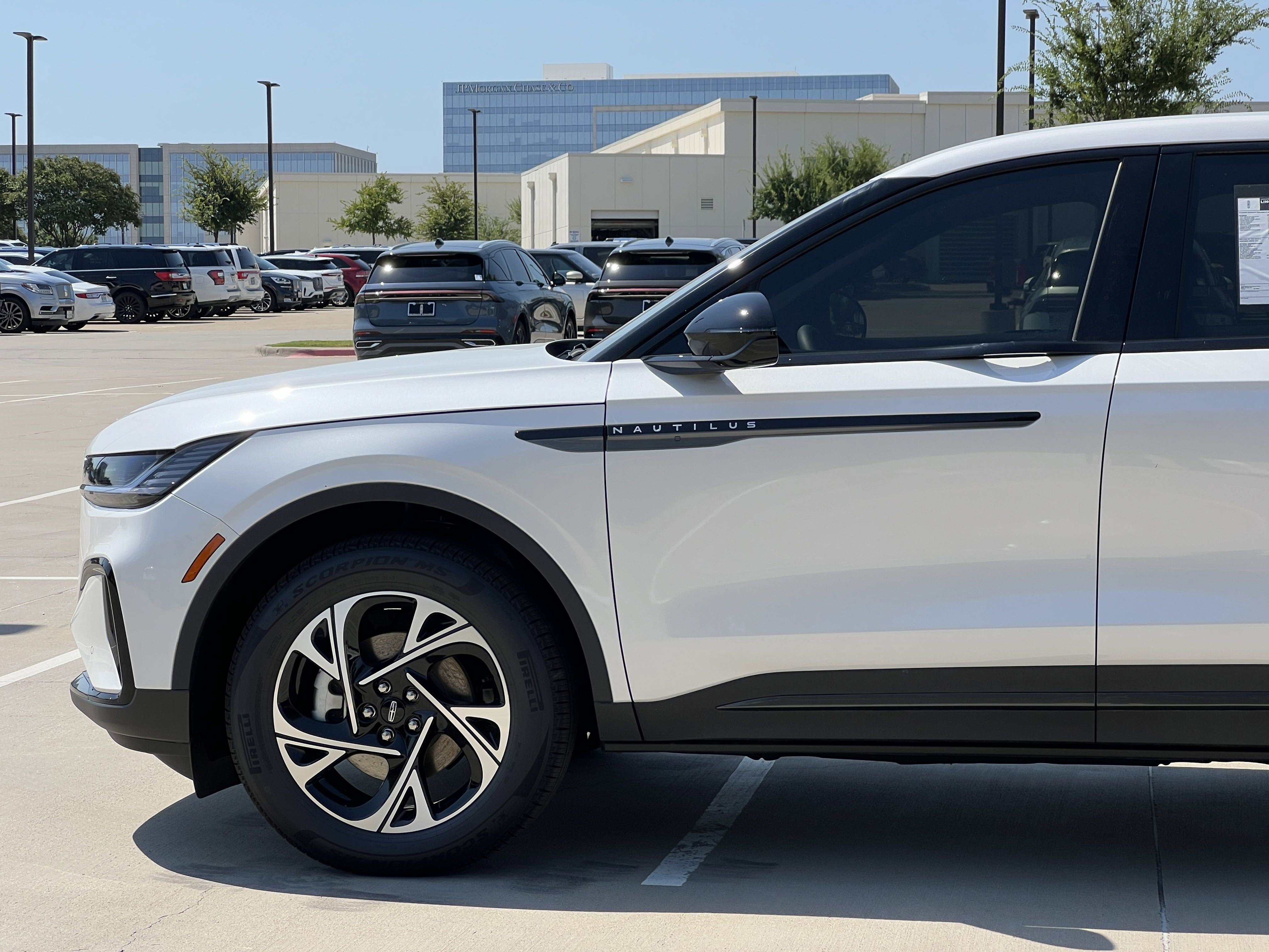New 2025 Lincoln Nautilus Premier w/ Jet Appearance Package image 5