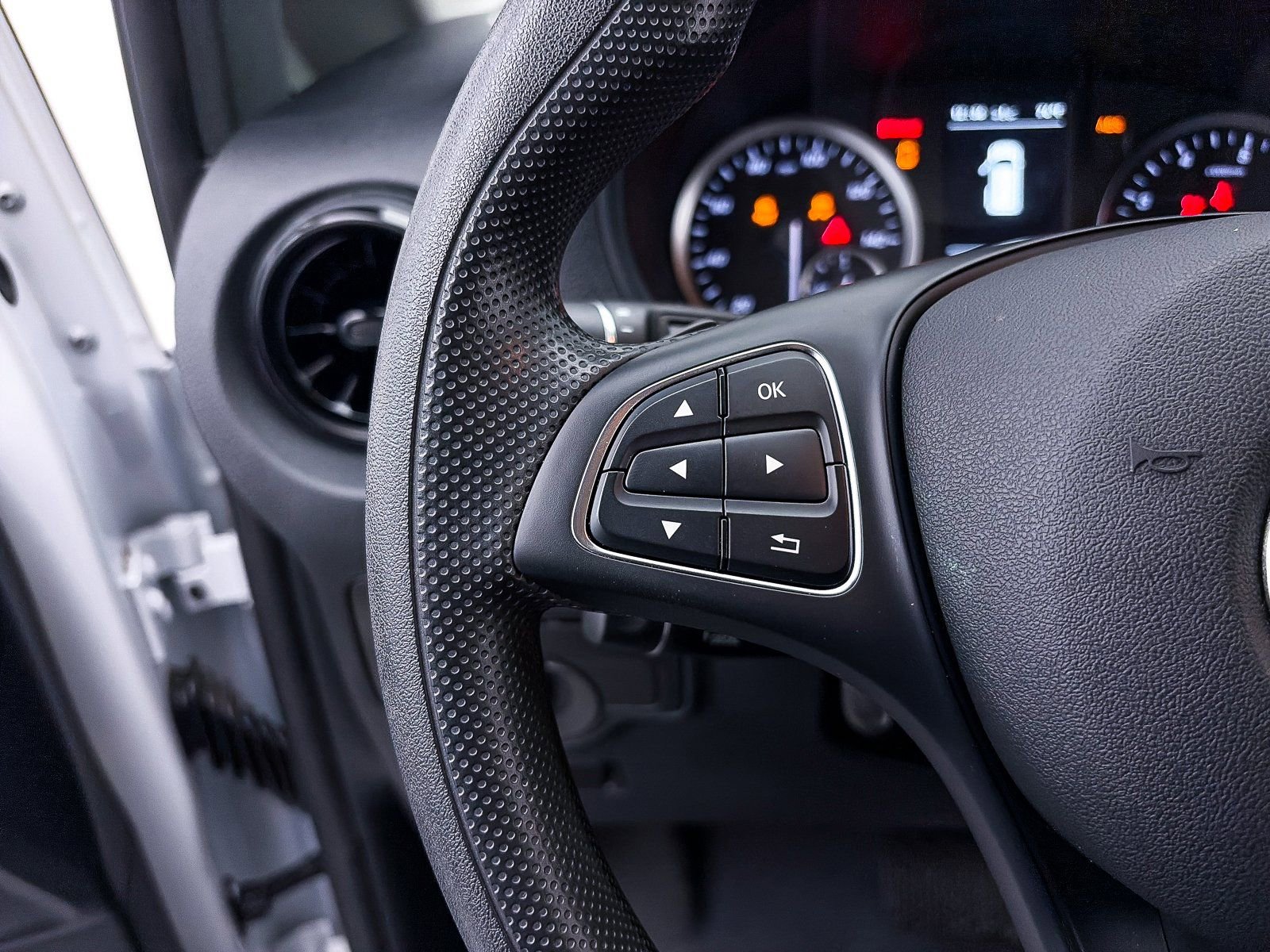 Used 2023 Mercedes-Benz Metris Passenger image 23