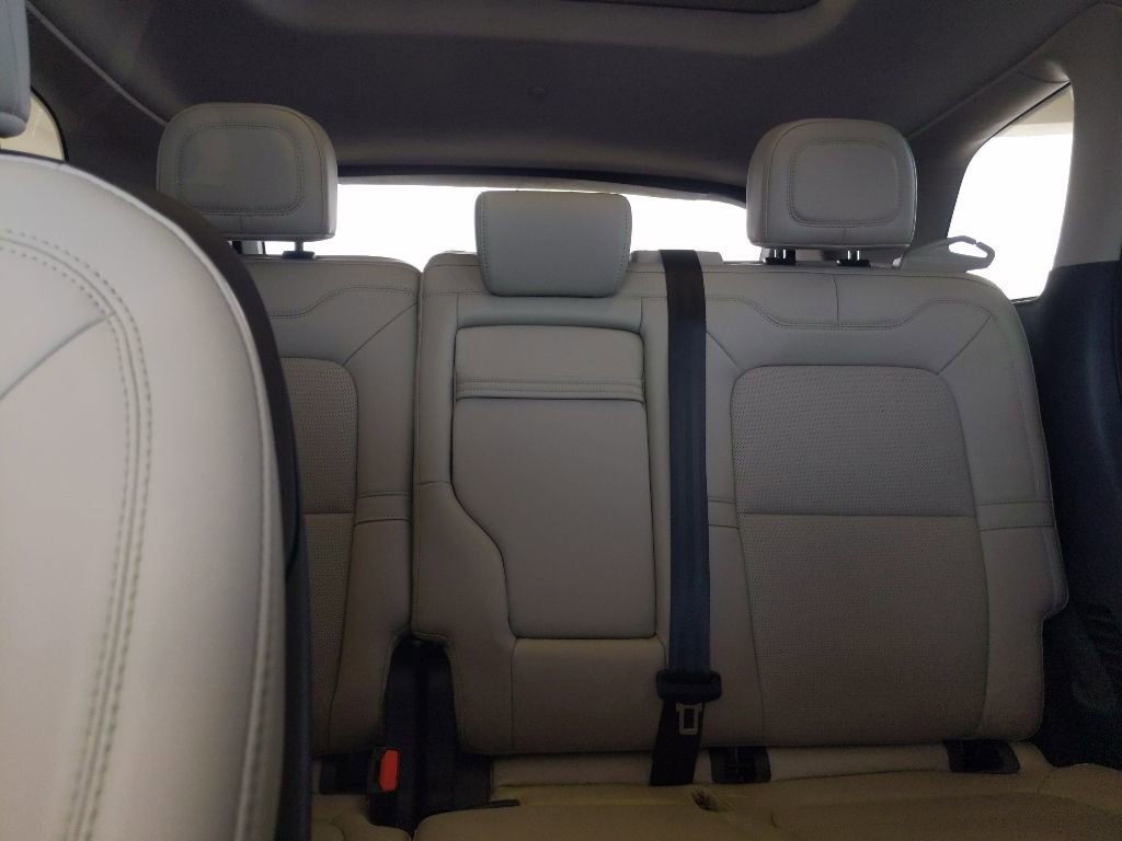 Used 2025 Lincoln Corsair AWD w/ Equipment Group 101A image 31