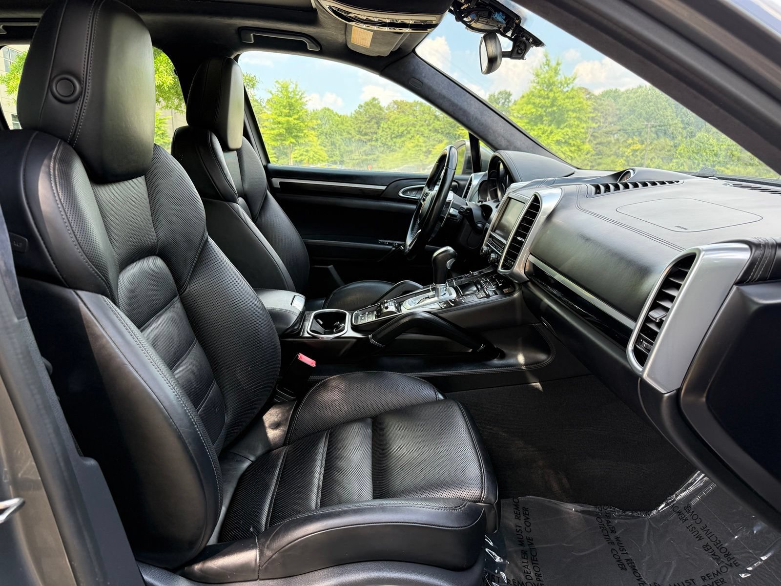 Used 2016 Porsche Cayenne Turbo AWD/4WD image 34
