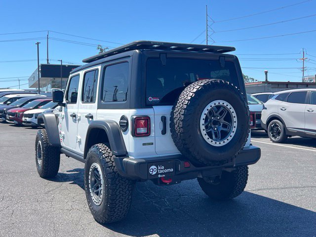 Used 2022 Jeep Wrangler Unlimited Rubicon w/ Cold Weather Group AWD/4WD image 11