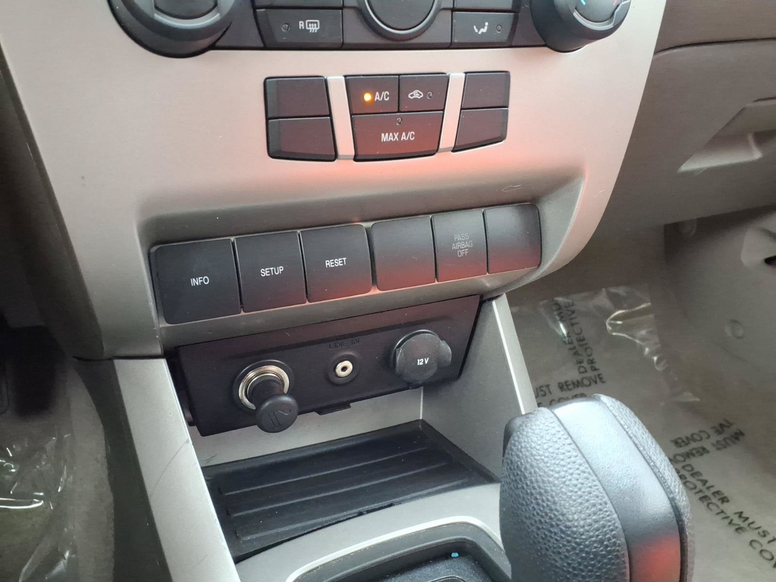 Used 2008 Ford Focus SE FWD image 13