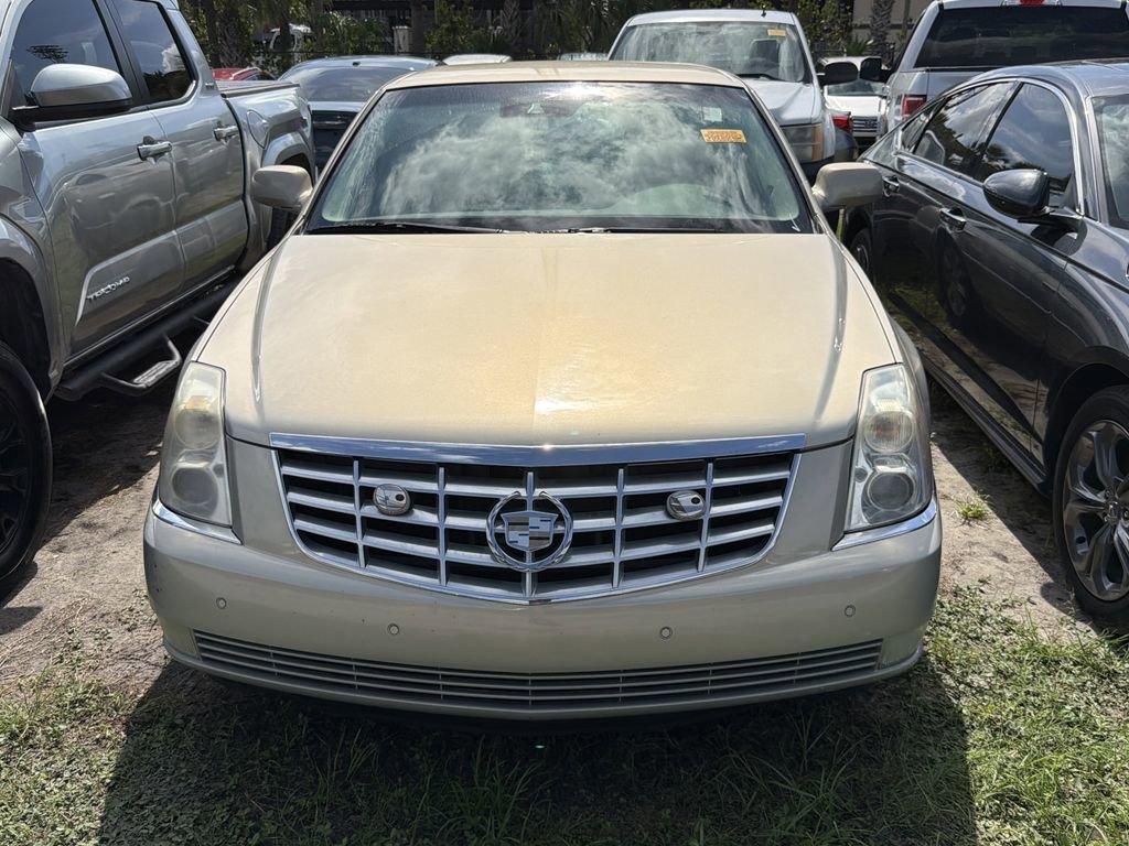 Used 2008 Cadillac DTS FWD image 2