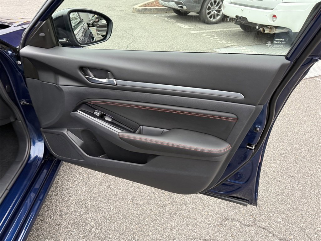 Used 2023 Nissan Altima 2.5 SR image 25