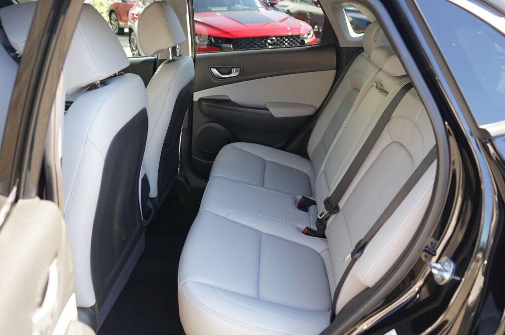Certified 2023 Hyundai Kona Limited FWD image 19