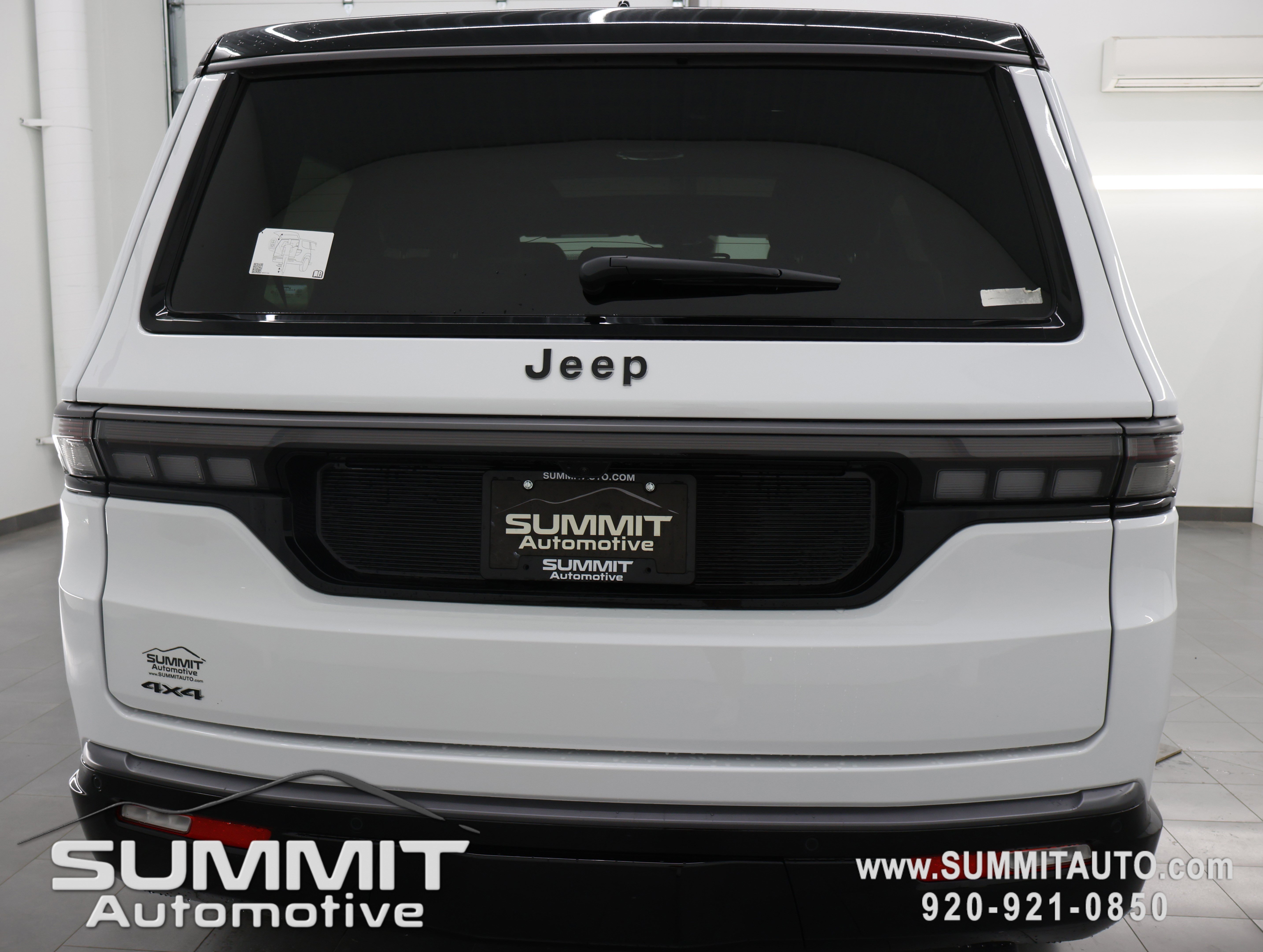New 2026 Jeep Grand Wagoneer Summit AWD/4WD image 31
